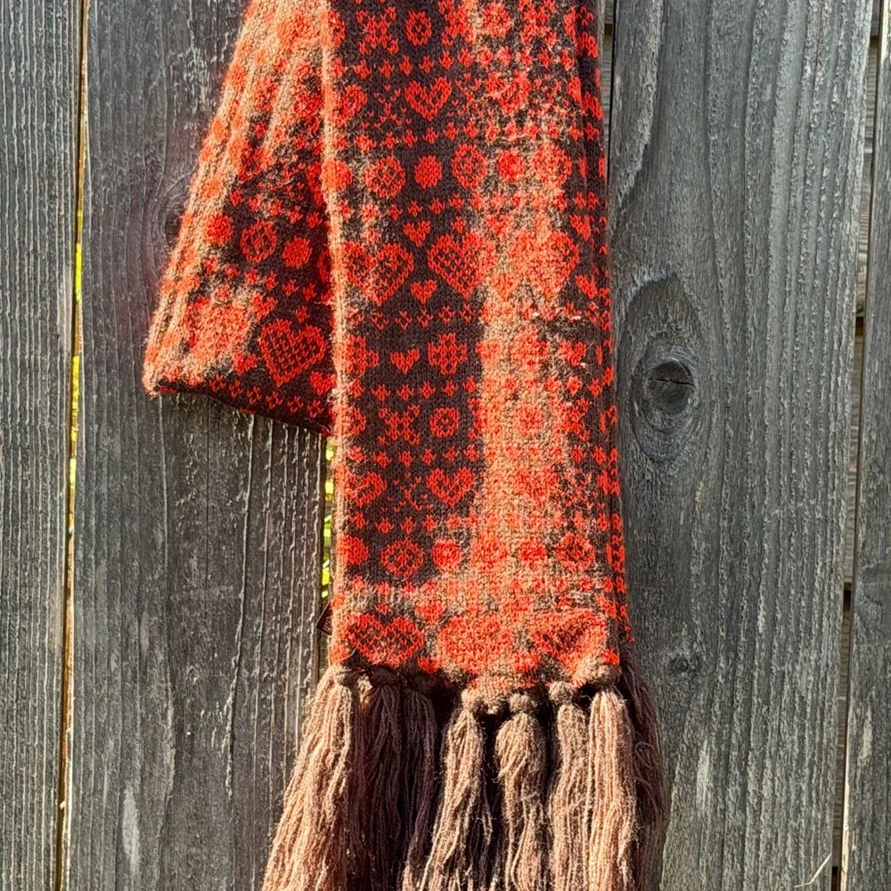 Forever‎ 21 Brown and Rust Red Heart Scarf